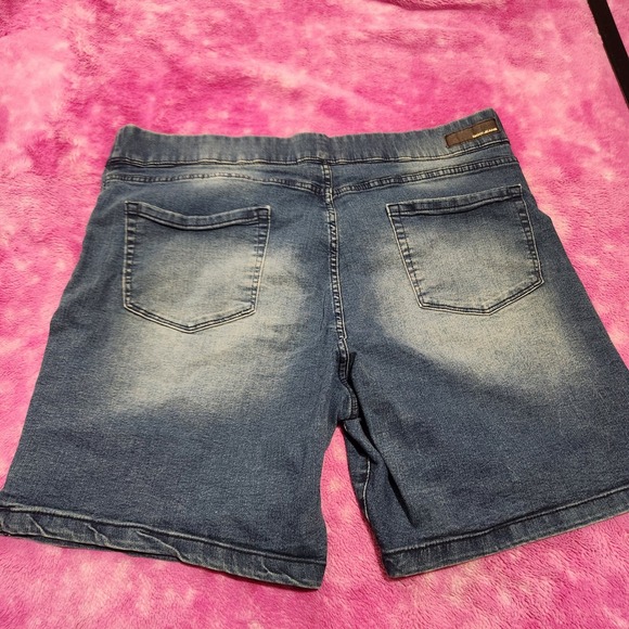 DKNY Jeans Men's XXL Denim Shorts High Rise Relaxed Fit Blue Stretch Cotton - Picture 2 of 10